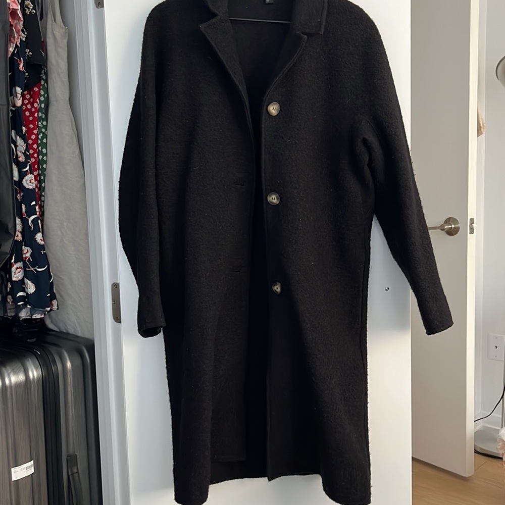 COS long coat for the autumn season! Warm and slim looking!